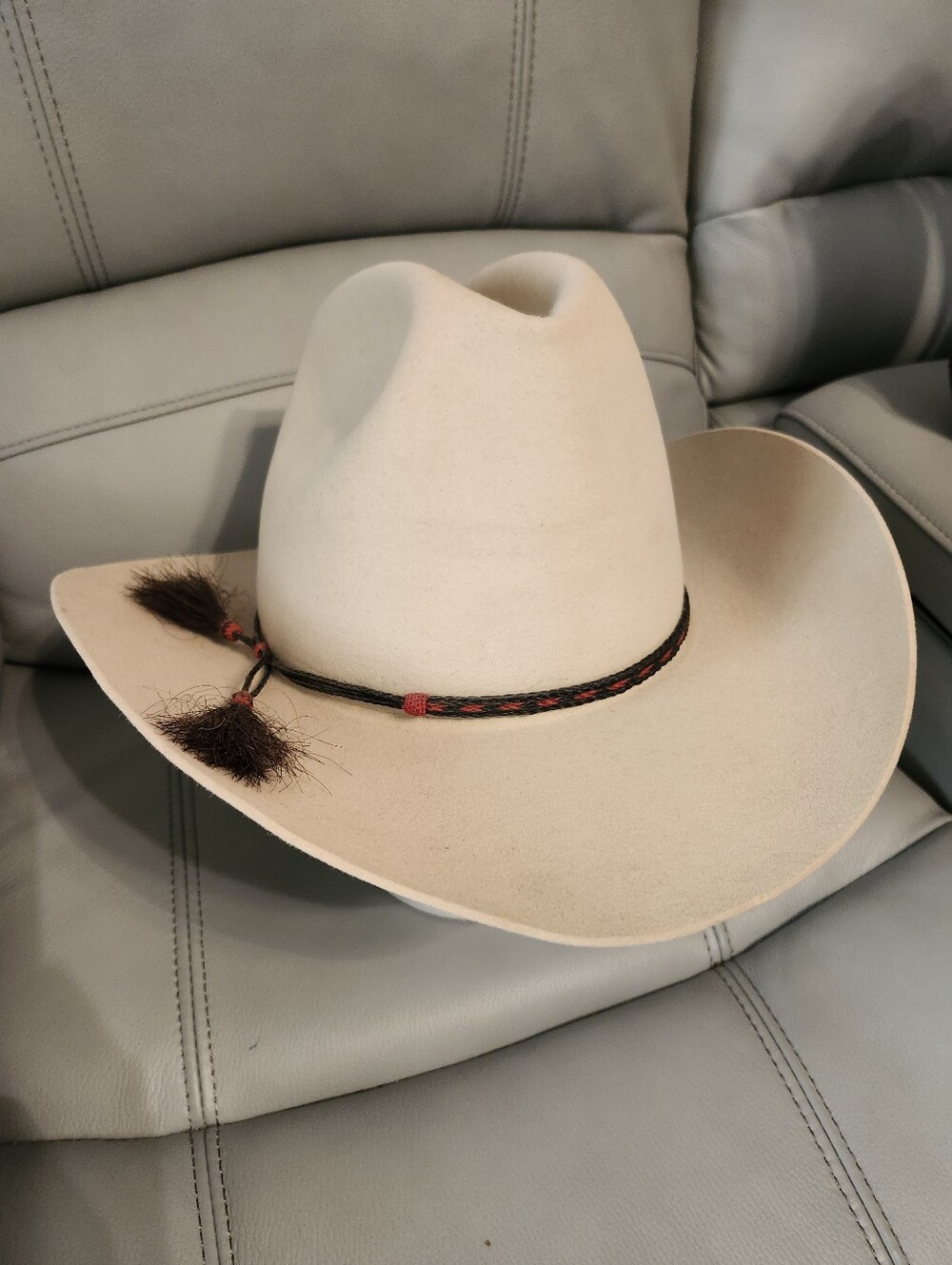 Classic Stetson  Cream Western Cowboy Hat with Decorative Braid